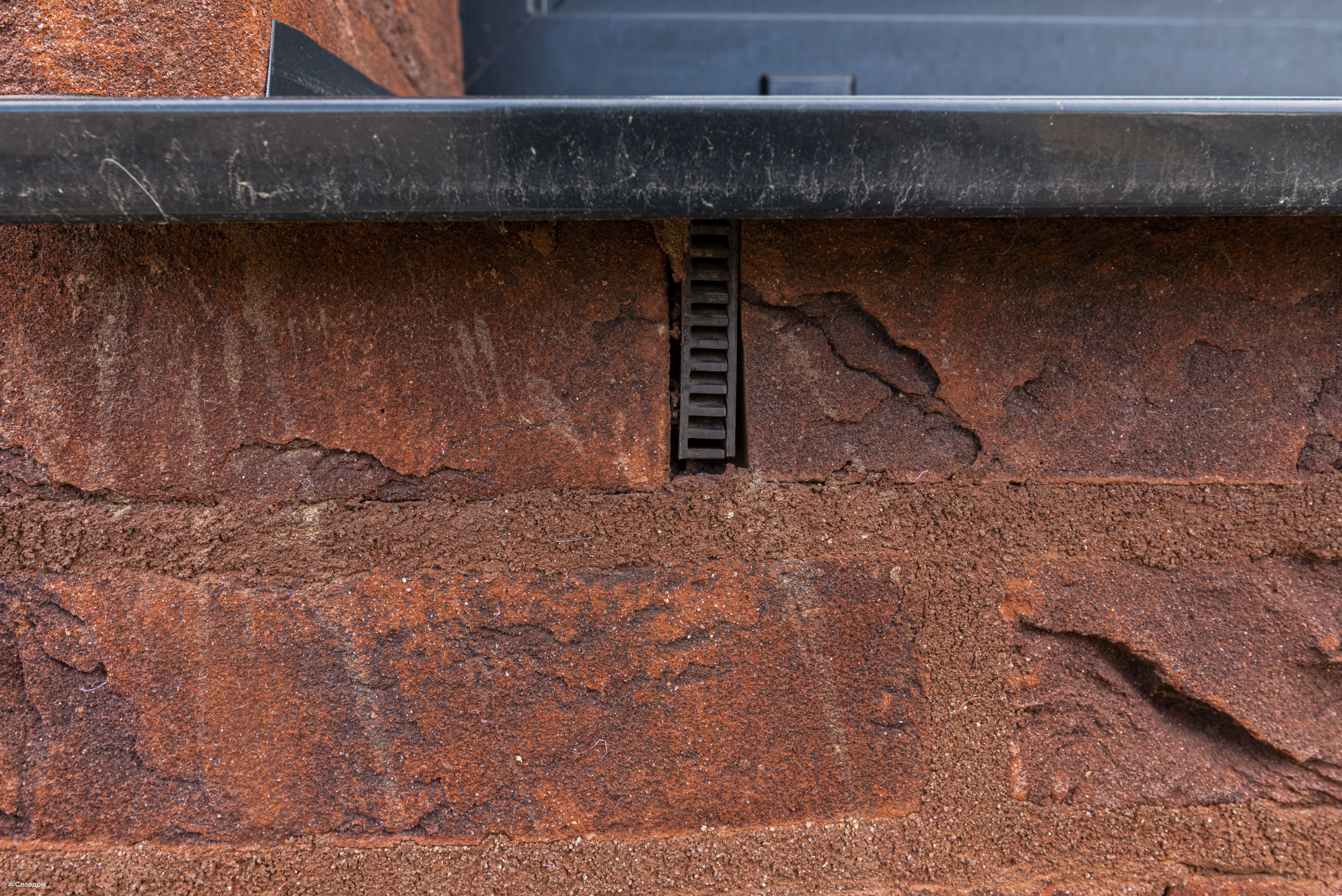 Вентиляционно-осушающая коробочка BAUT коричневая, 115*60*12 мм